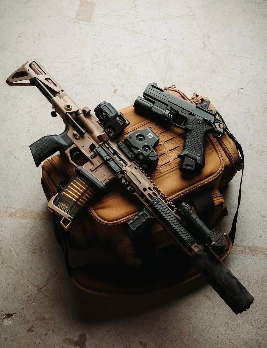 TOY GUNS