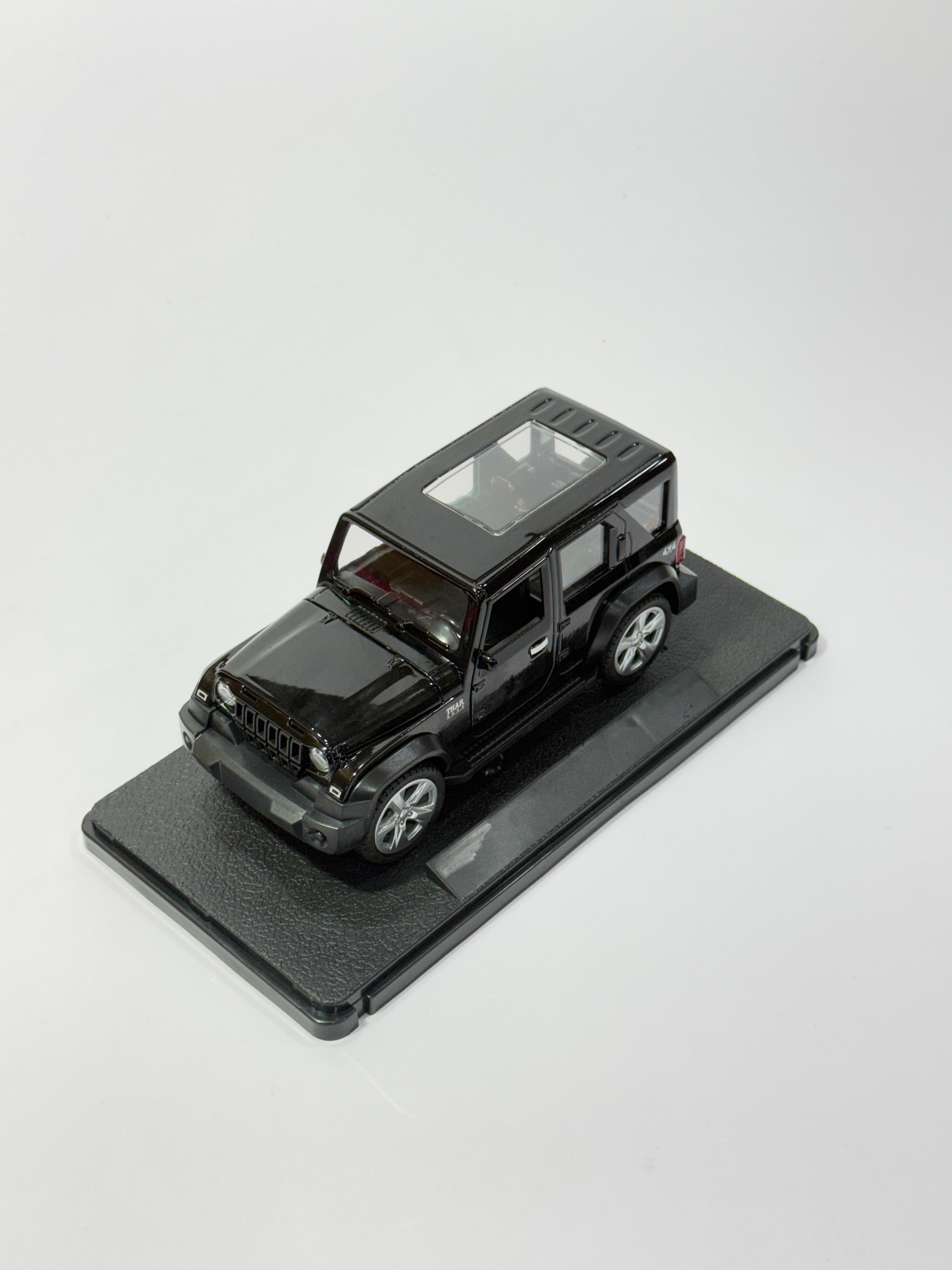Die-Cast Thar Roxx