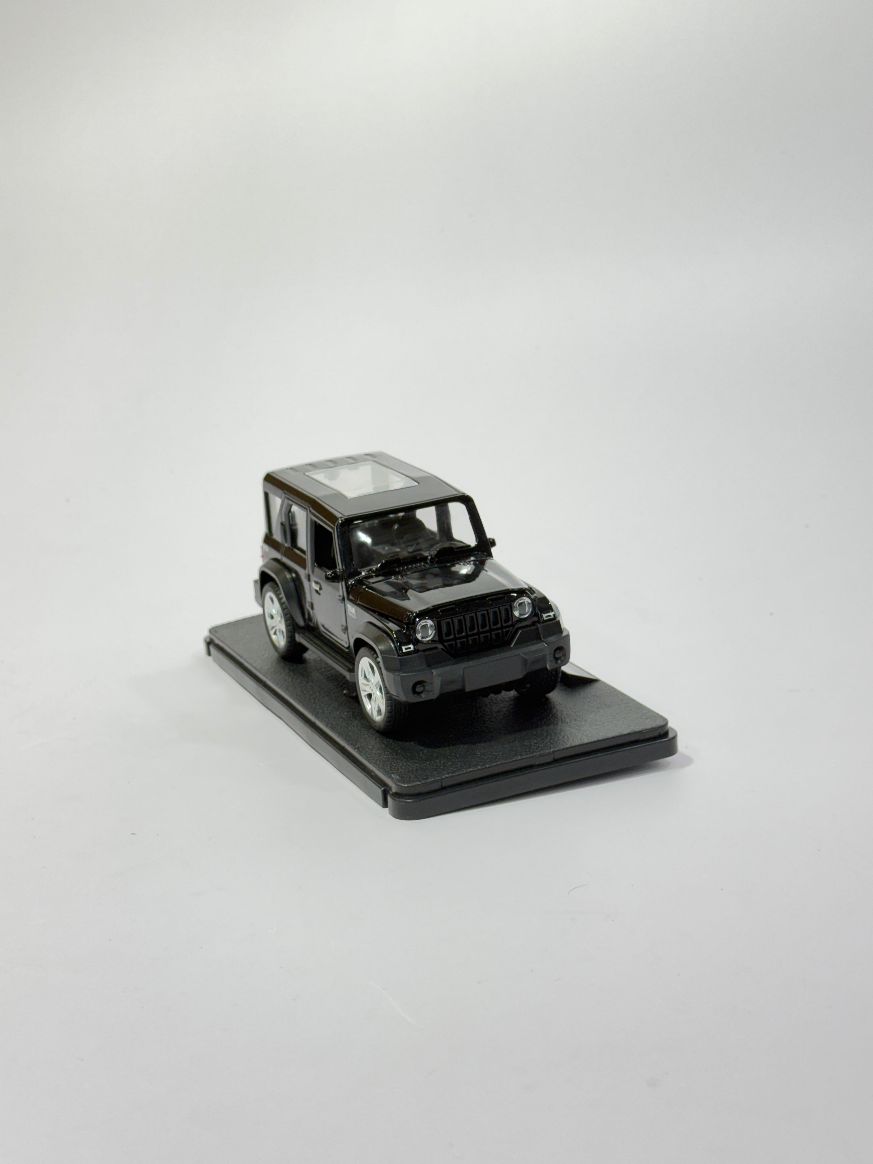 Die-Cast Thar Roxx