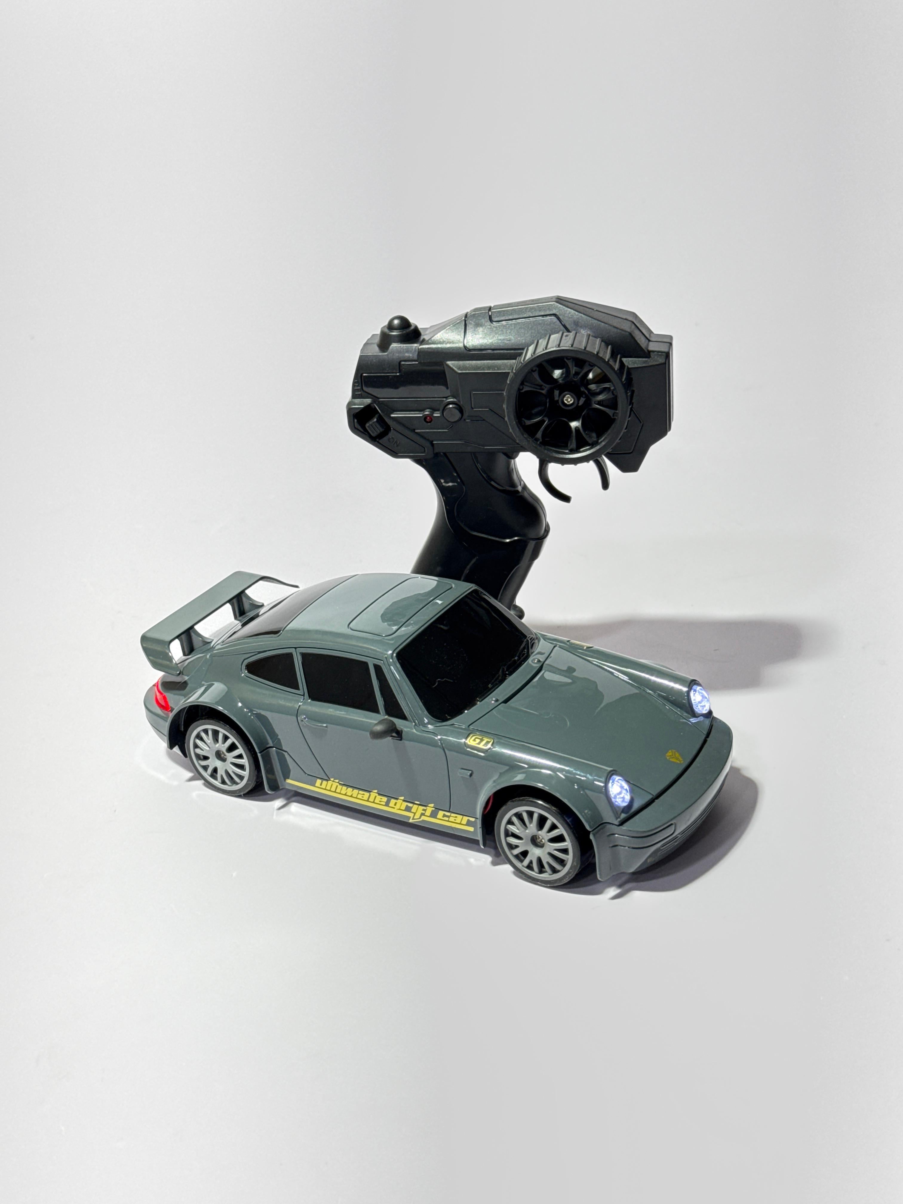 Drifting Porsche 911