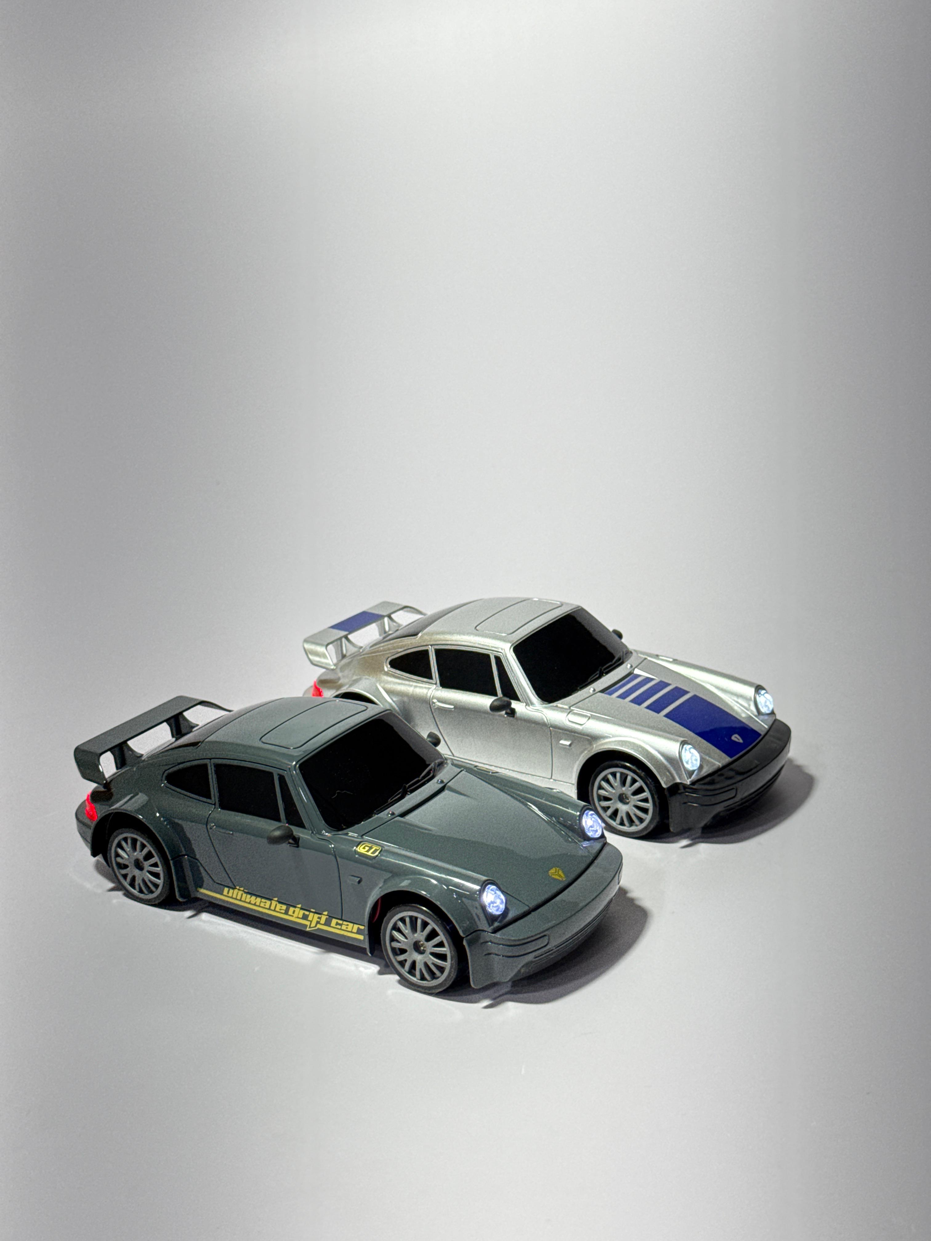 Drifting Porsche 911