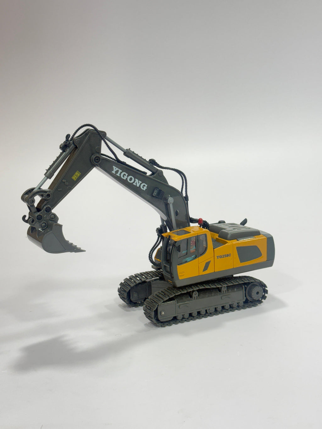 RC HItachi (2.4GHz Remote Control)