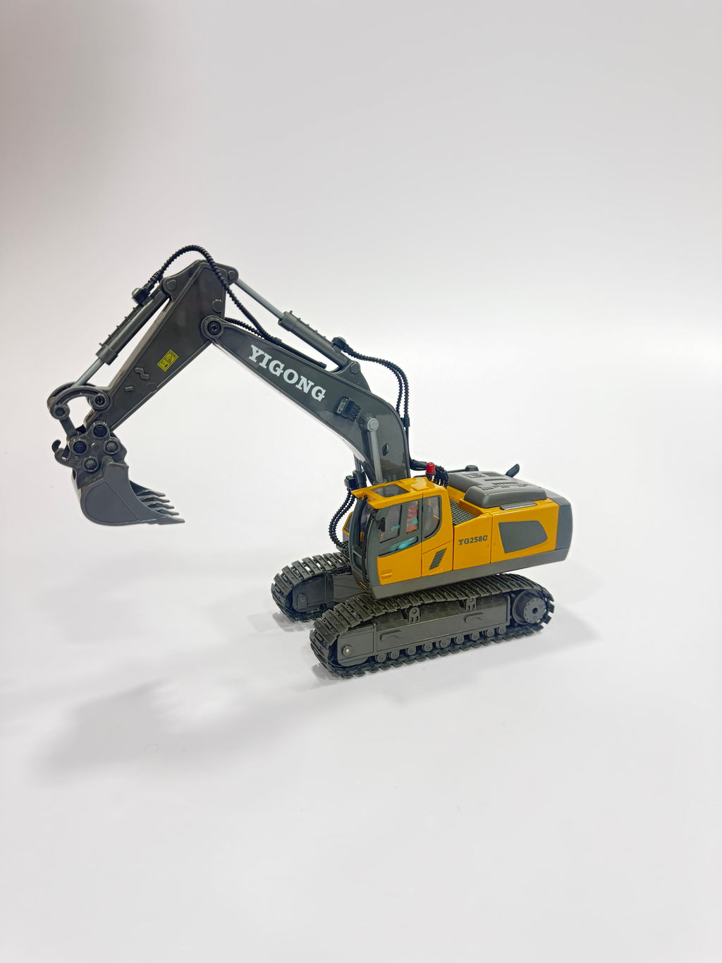 RC HItachi (2.4GHz Remote Control)