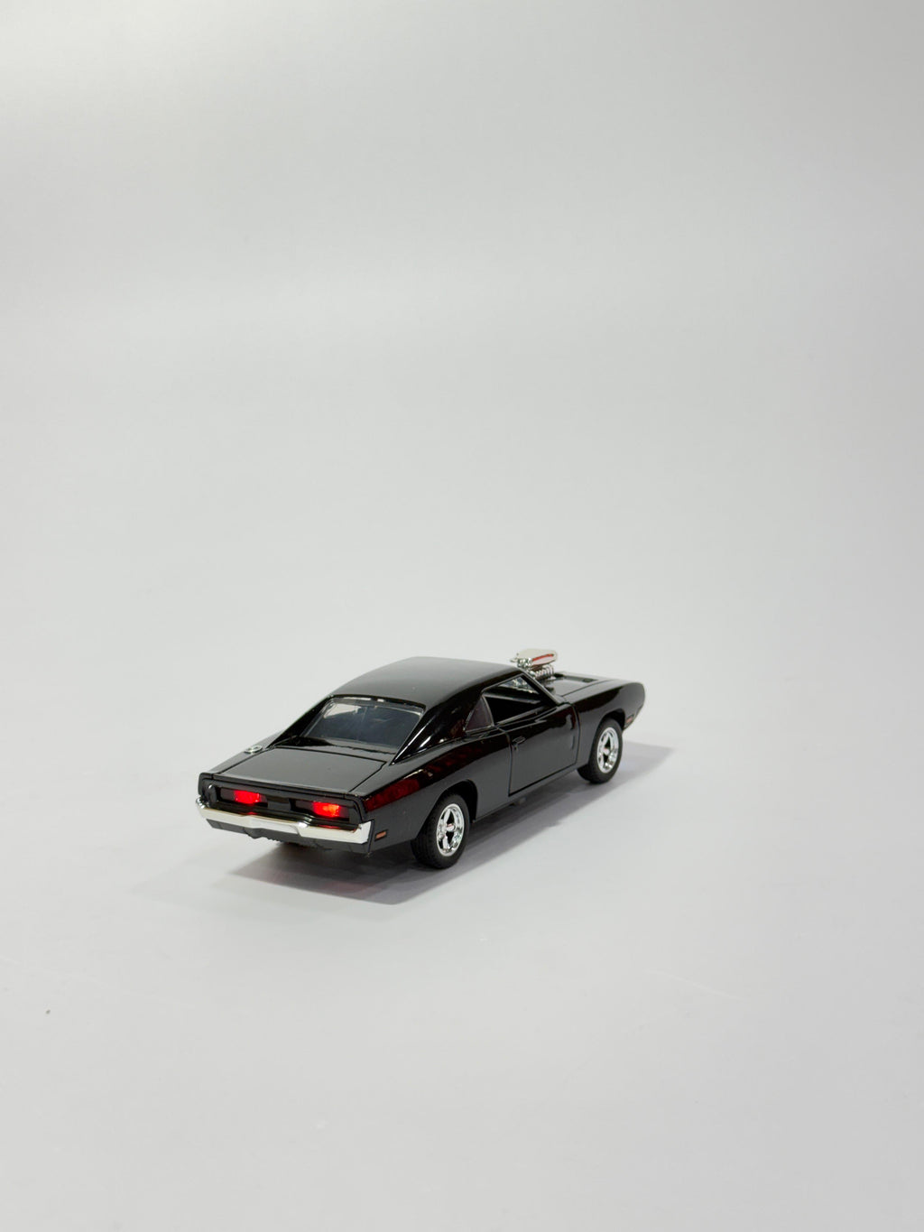 Dodge Muscle Car Die-Cast Model (1:32 Scale)