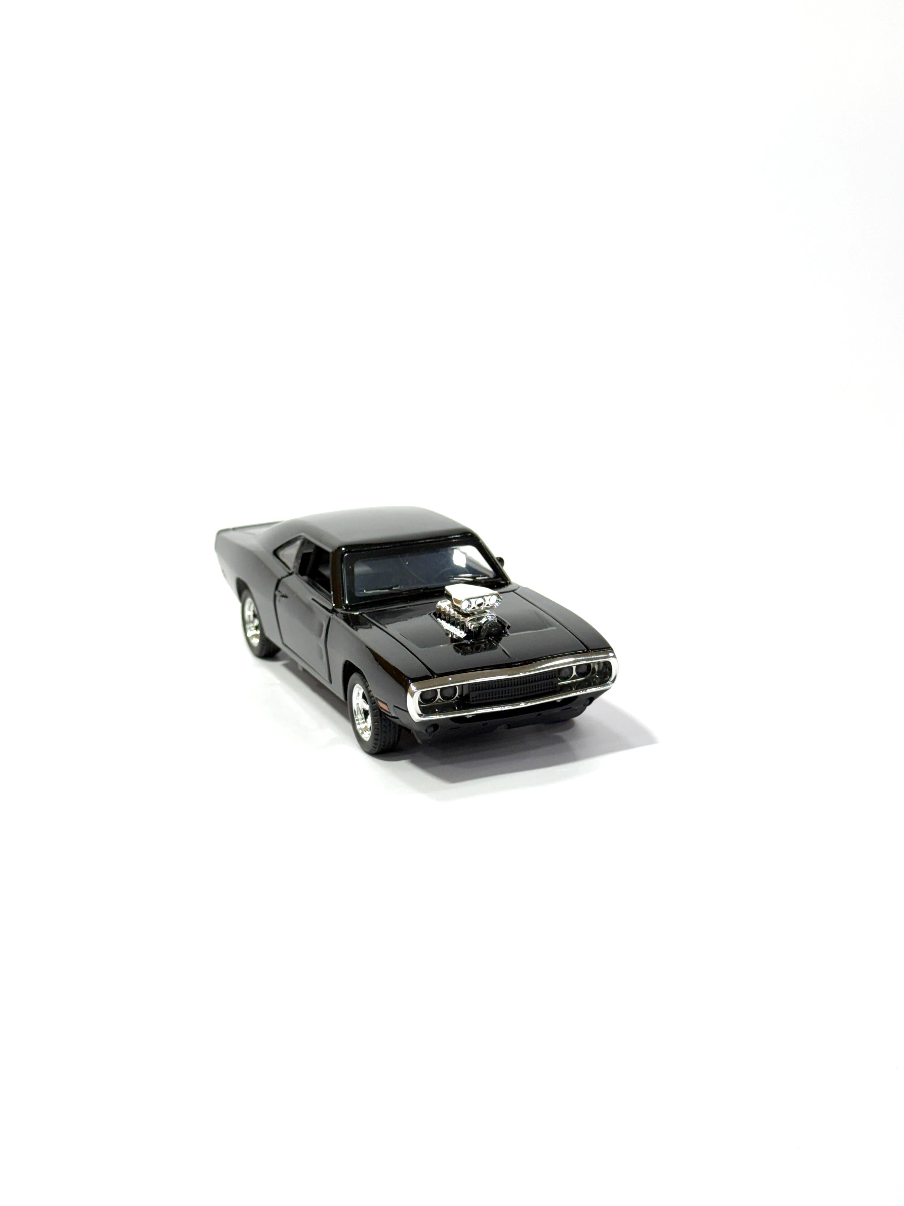 Dodge Muscle Car Die-Cast Model (1:32 Scale)