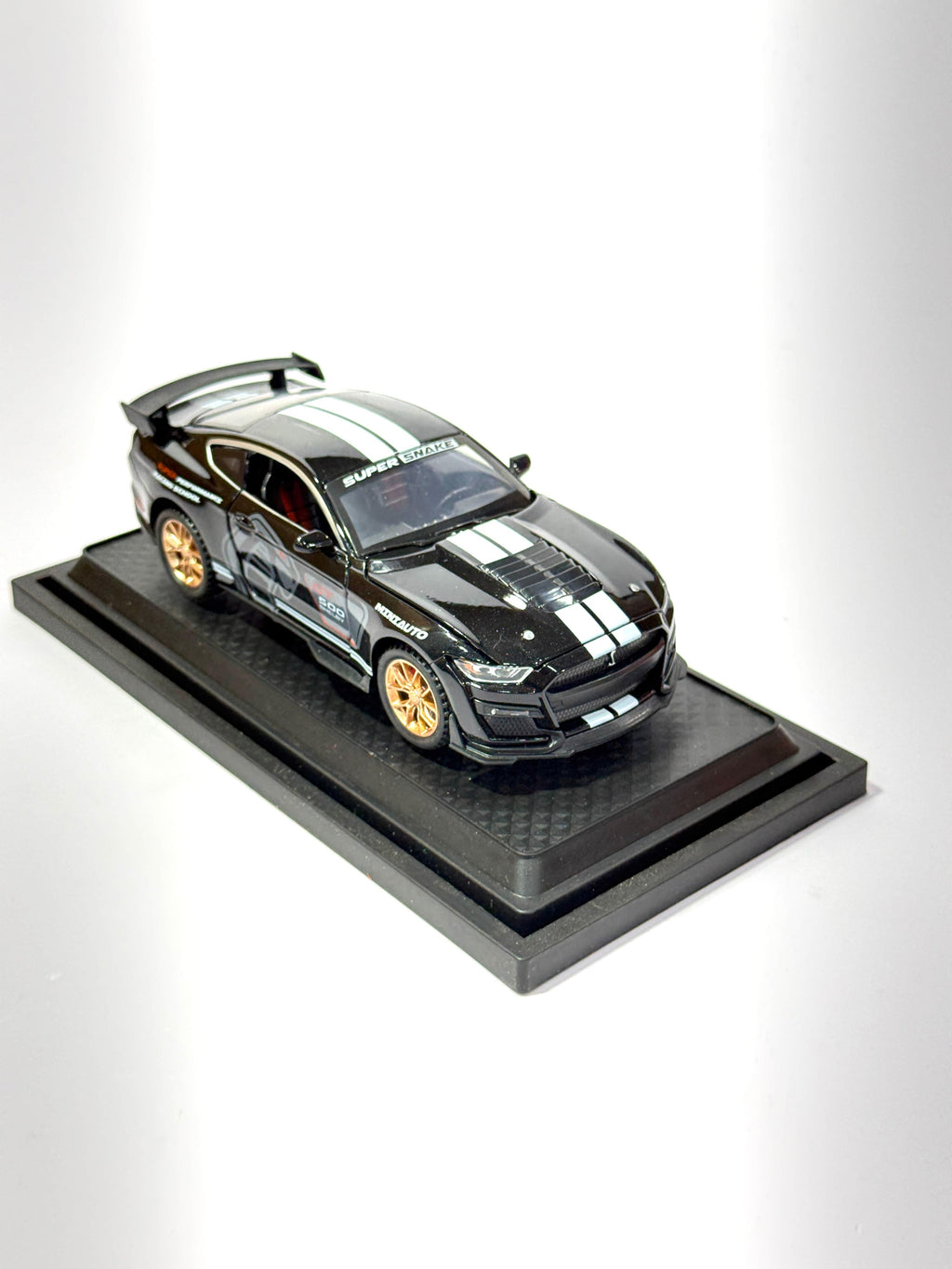 Ford Mustang Shelby GT500 Die-Cast (1:32 Scale)