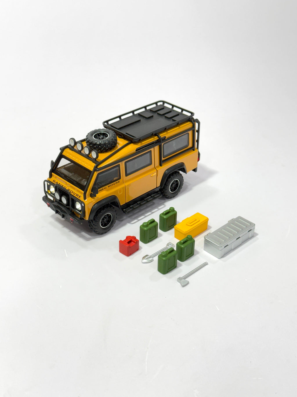Land Rover Defender Off-Road Die-Cast (1:32 Scale)