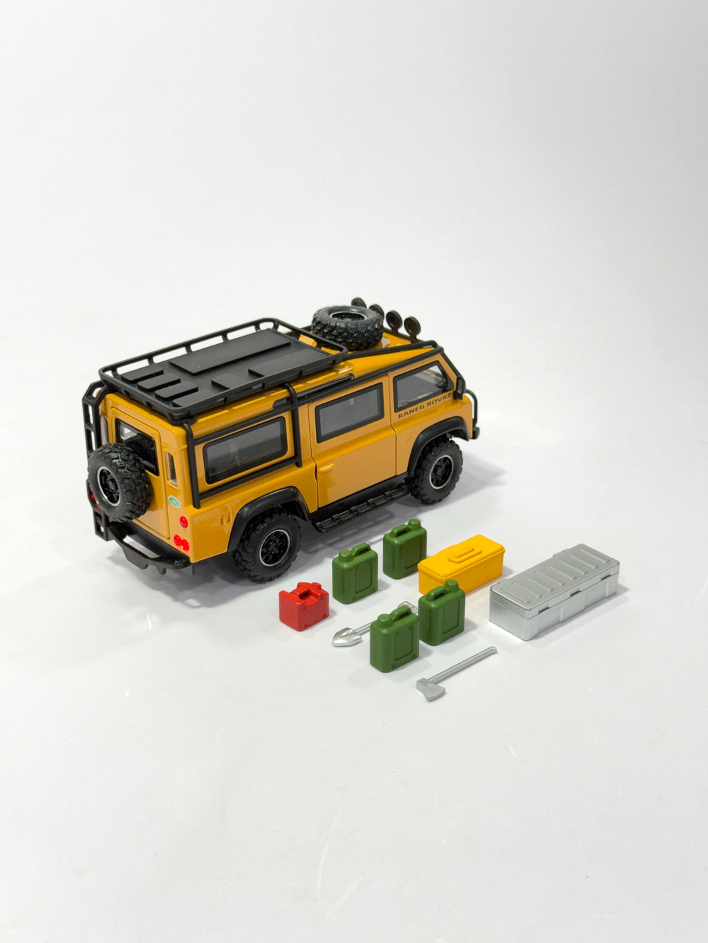 Land Rover Defender Off-Road Die-Cast (1:32 Scale)