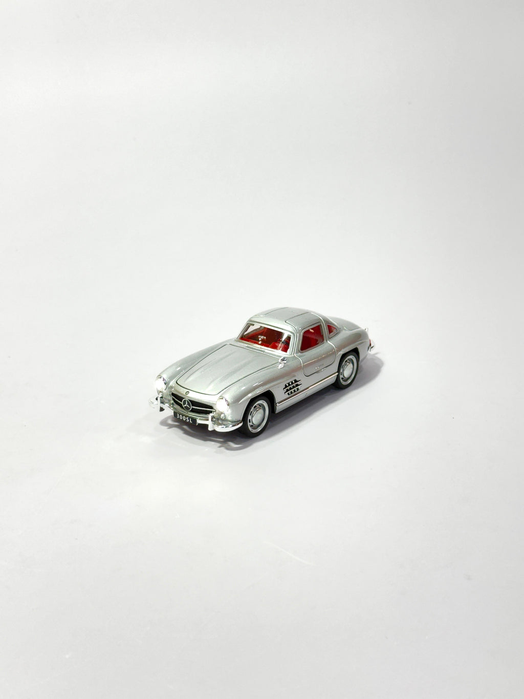 Mercedes-Benz 300SL Gullwing Die-Cast (1:32 Scale)