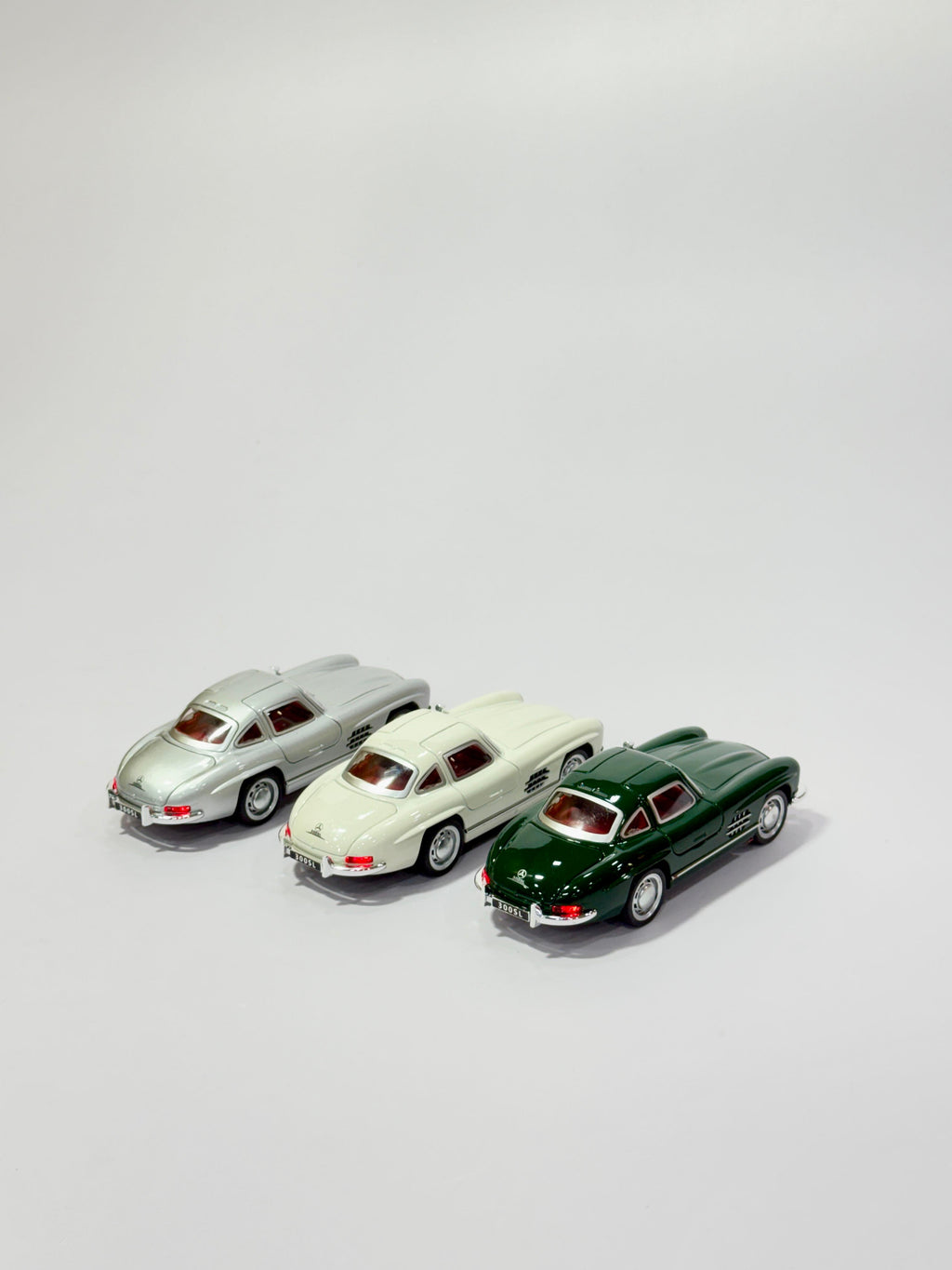 Mercedes-Benz 300SL Gullwing Die-Cast (1:32 Scale)