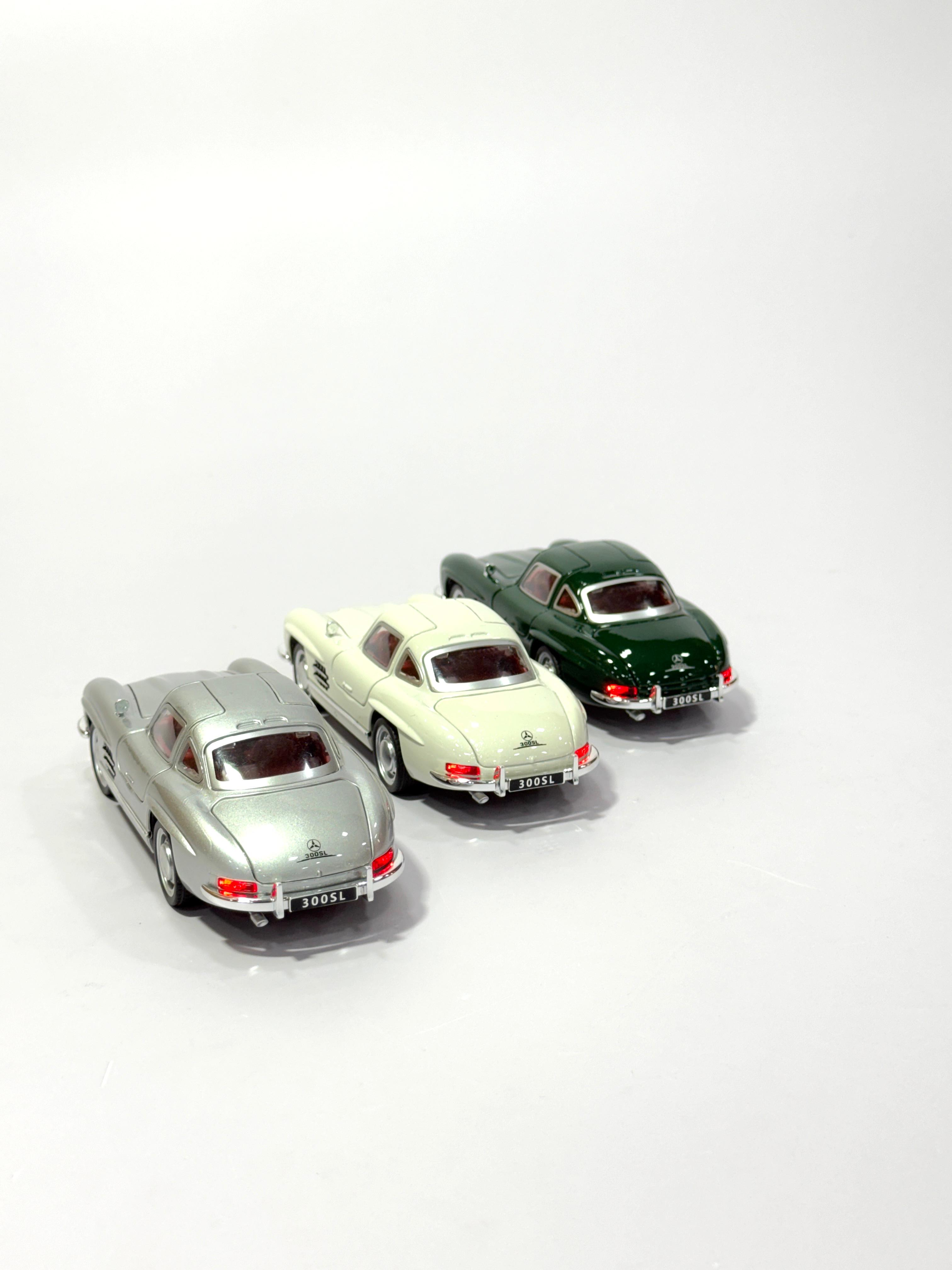Mercedes-Benz 300SL Gullwing Die-Cast (1:32 Scale)