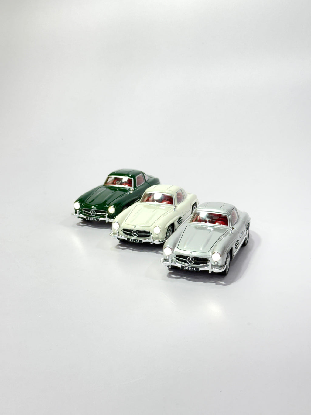 Mercedes-Benz 300SL Gullwing Die-Cast (1:32 Scale)