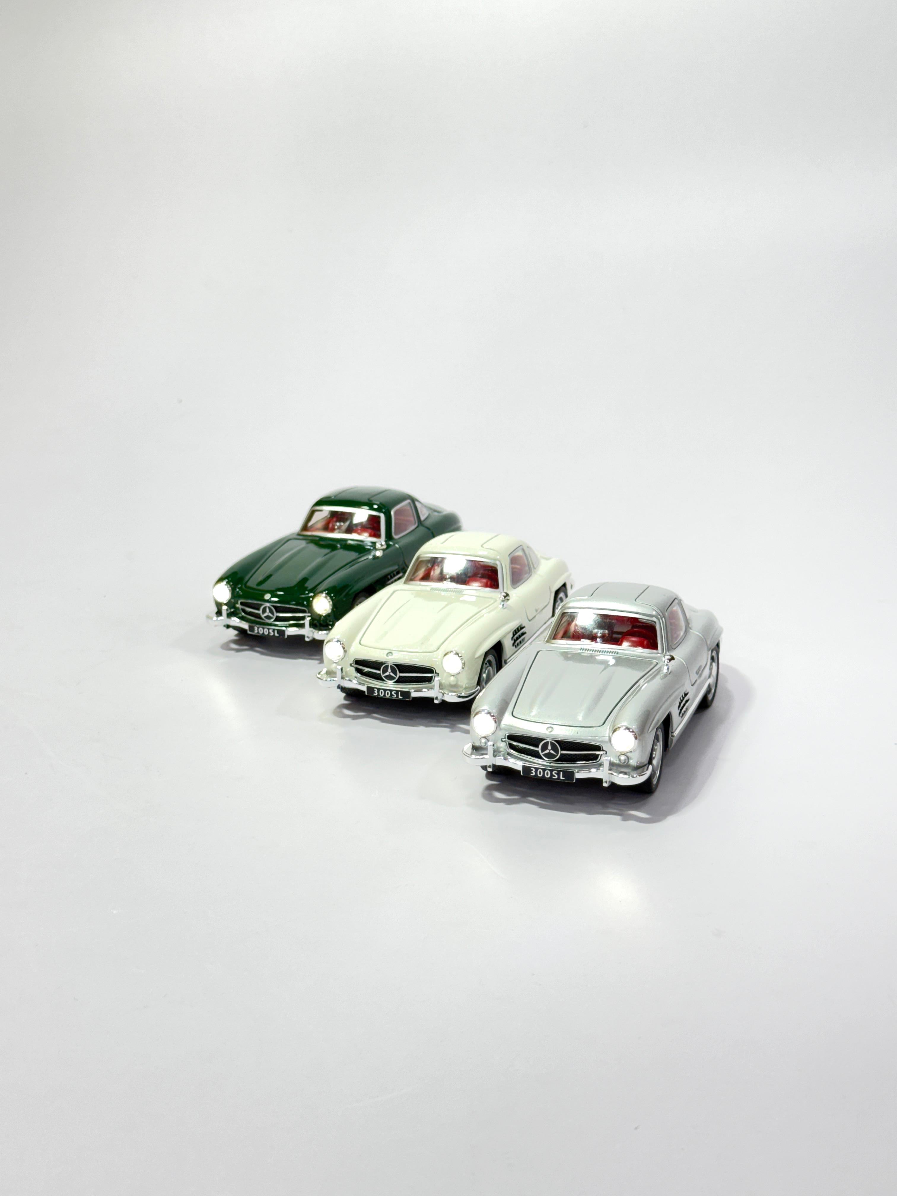 Mercedes-Benz 300SL Gullwing Die-Cast (1:32 Scale)