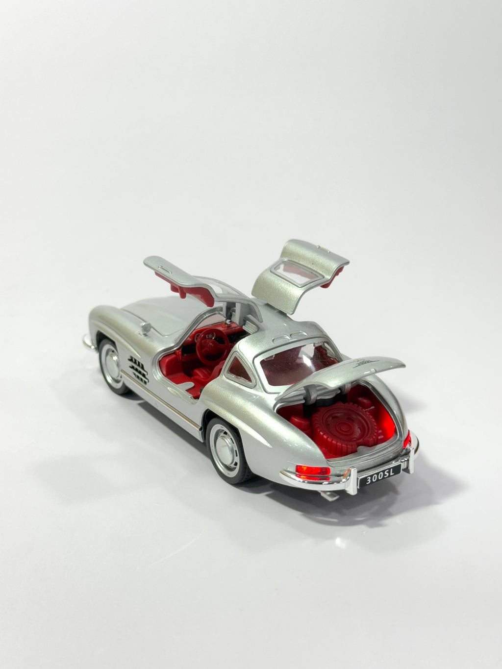 Mercedes-Benz 300SL Gullwing Die-Cast (1:32 Scale)