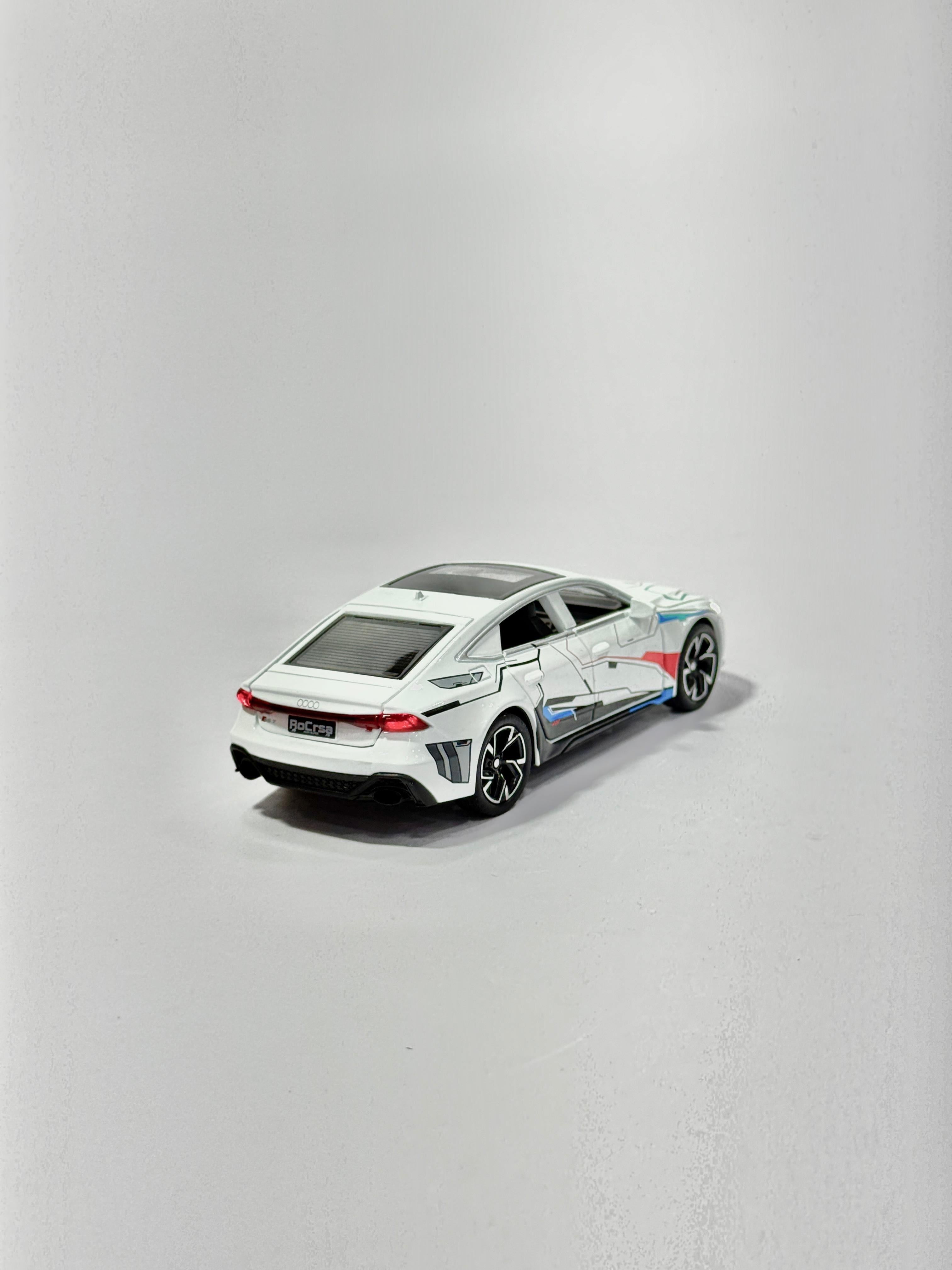 Audi RS e-tron GT Die-Cast (1:32 Scale)