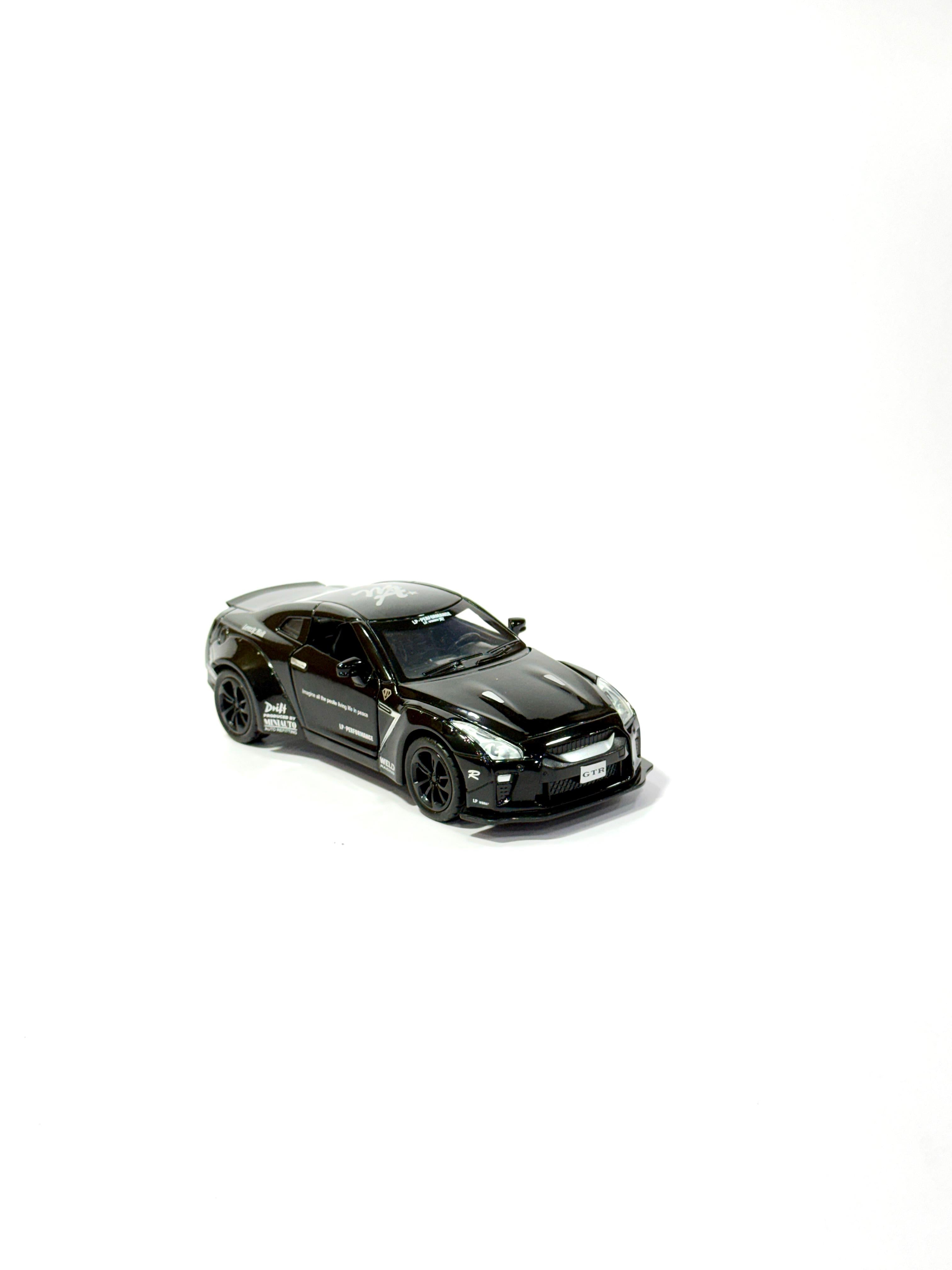 Nissan GT-R R35 Die-Cast (1:32 Scale)