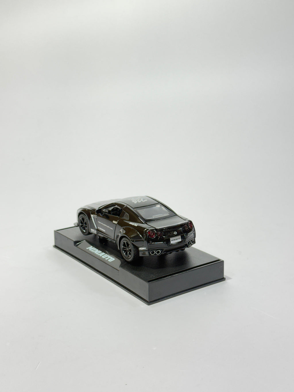 Nissan GT-R R35 Die-Cast (1:32 Scale)
