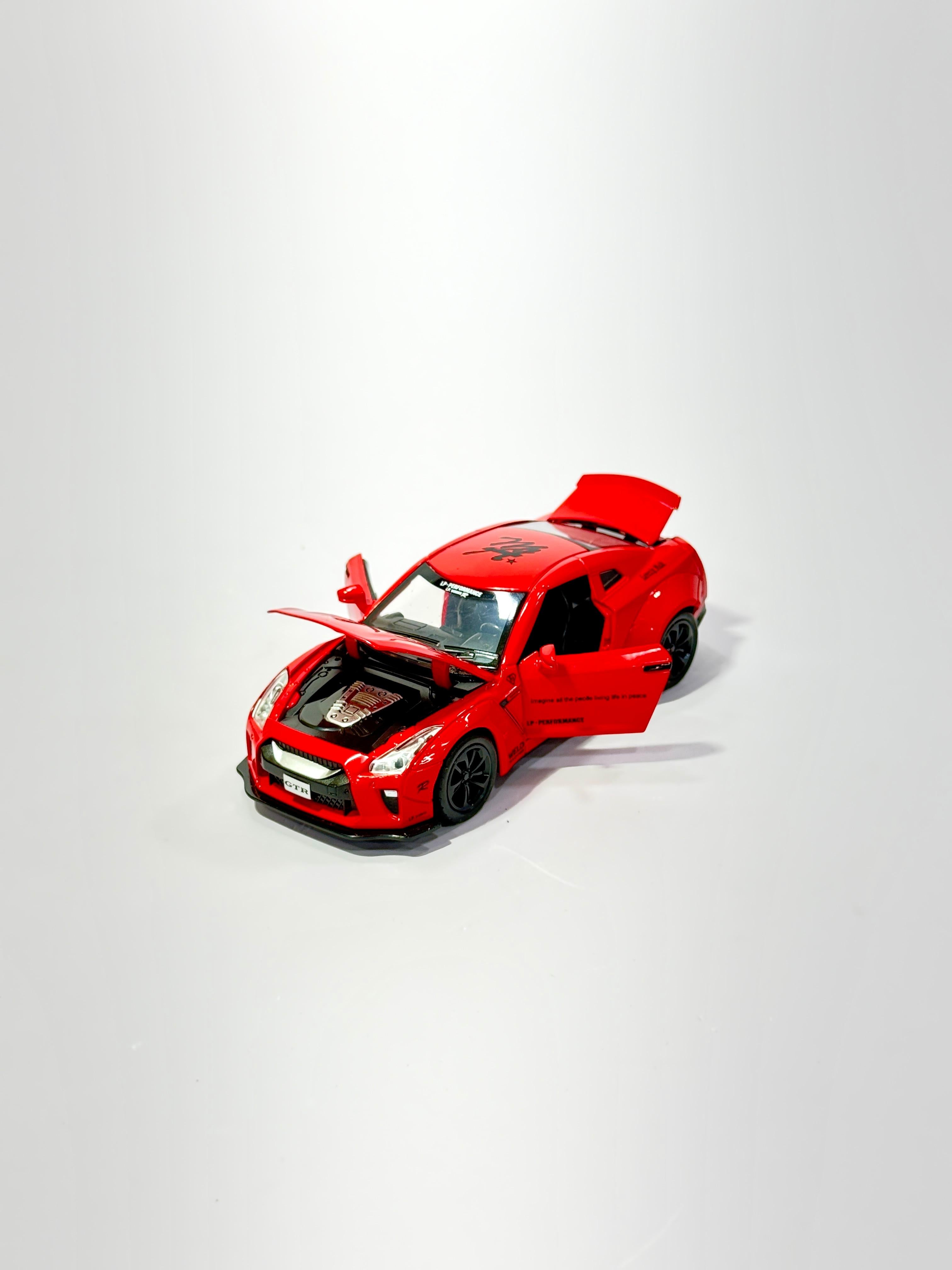 Nissan GT-R R35 Die-Cast (1:32 Scale)