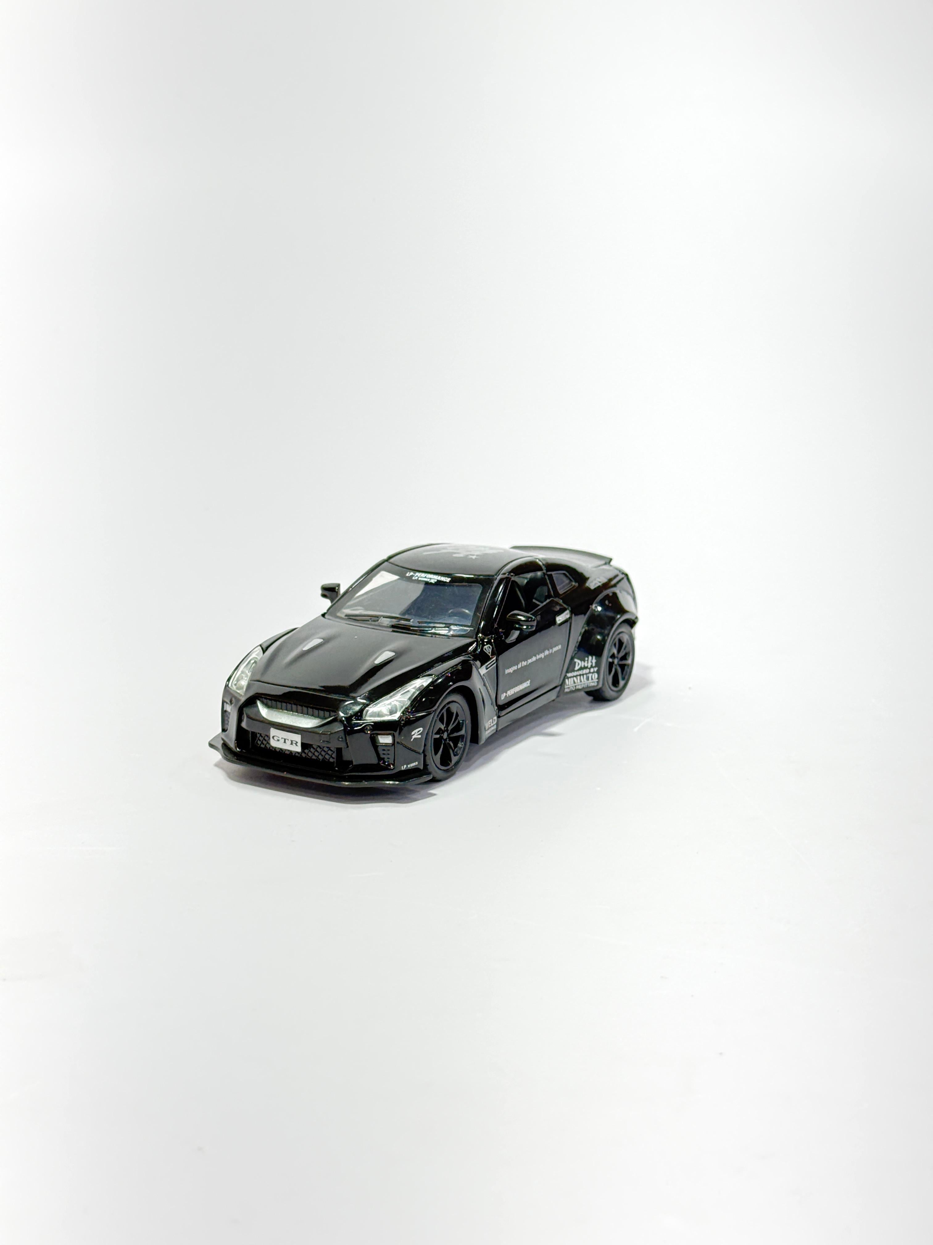 Nissan GT-R R35 Die-Cast (1:32 Scale)