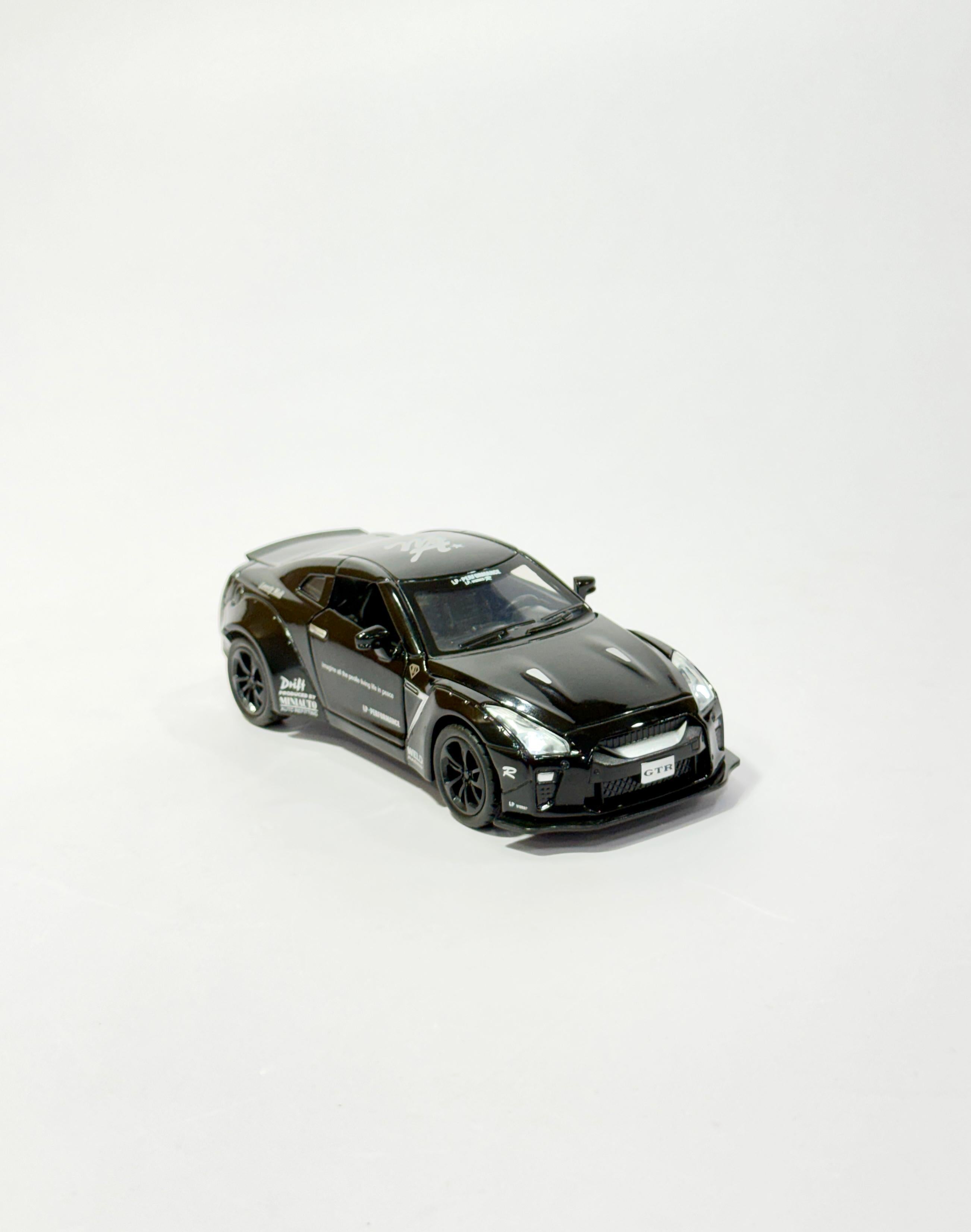 Nissan GT-R R35 Die-Cast (1:32 Scale)