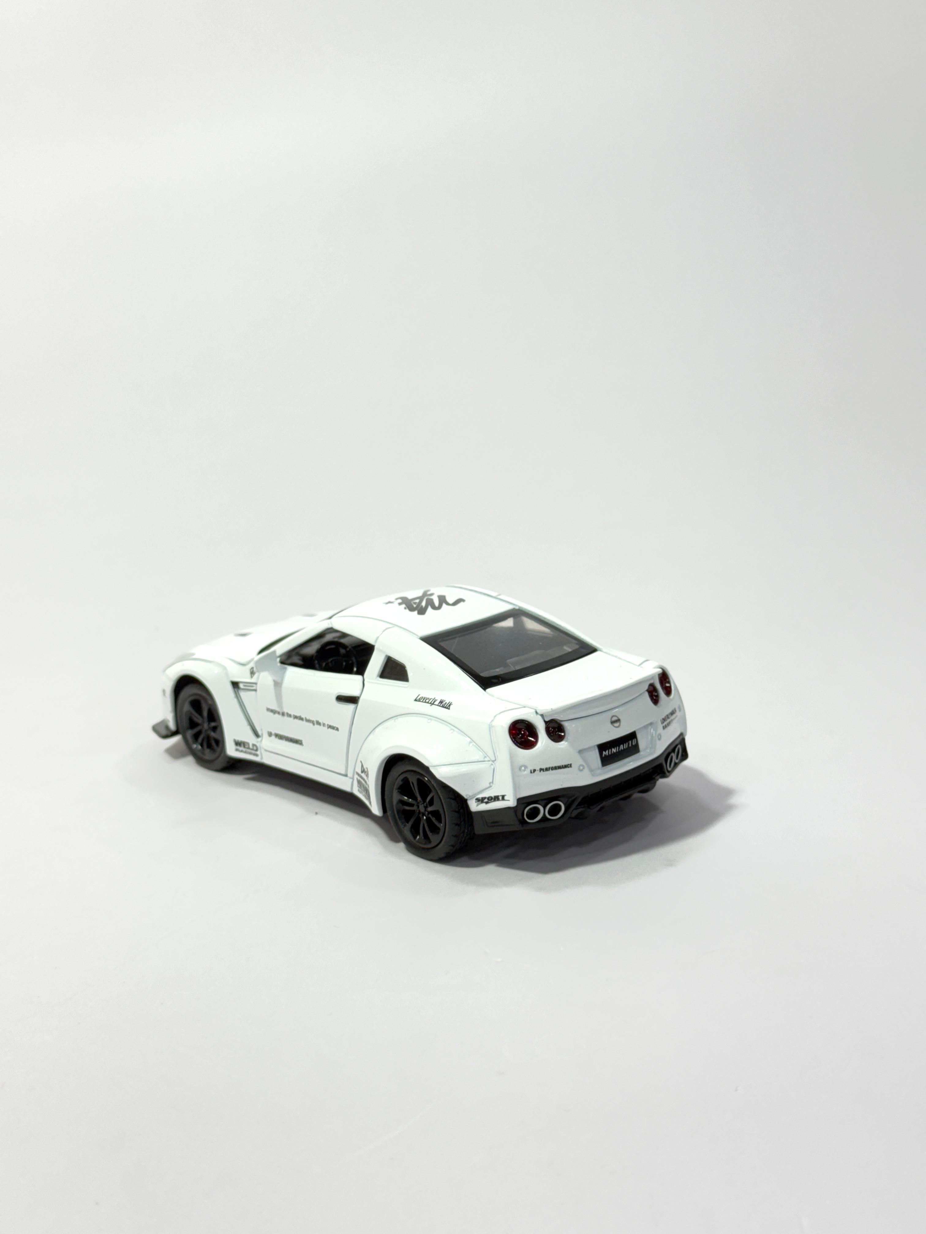 Nissan GT-R R35 Die-Cast (1:32 Scale)
