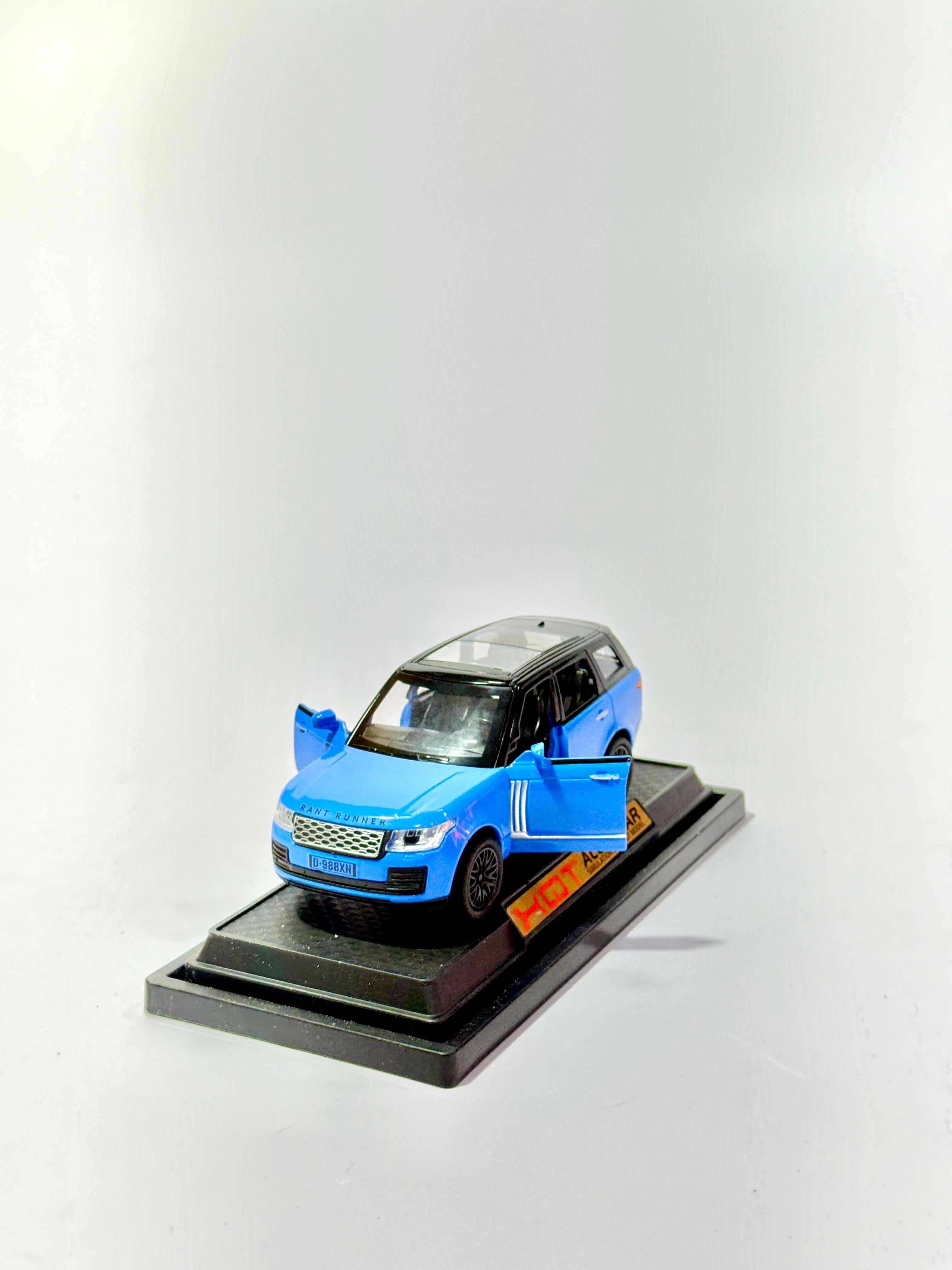 Range Rover Die Cast SUV – BLUE (1:32 Scale)