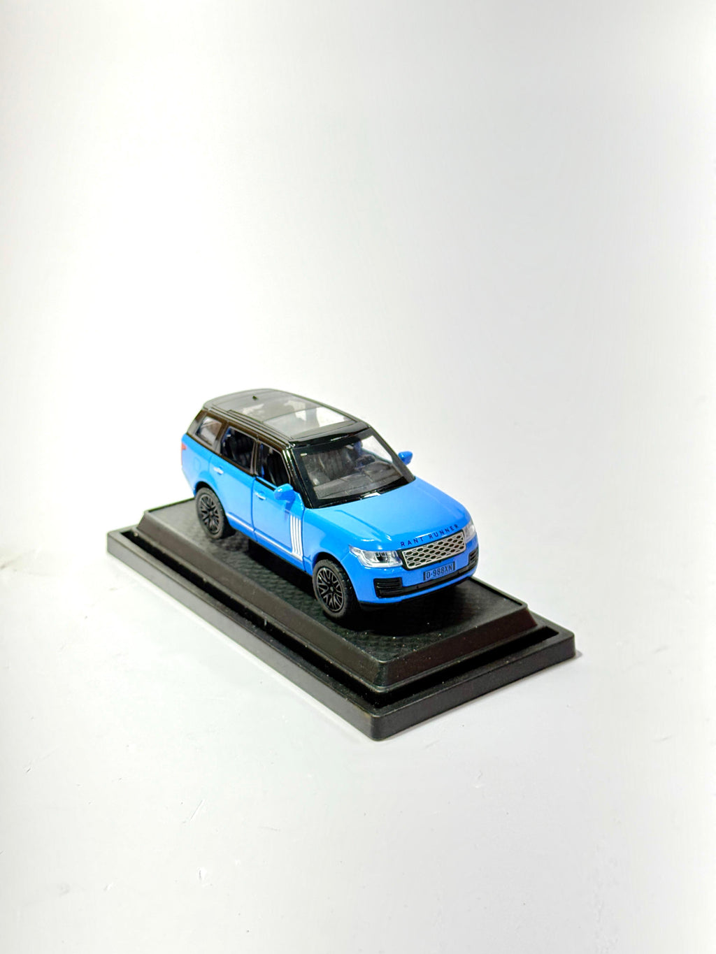 Range Rover Die Cast SUV – BLUE (1:32 Scale)
