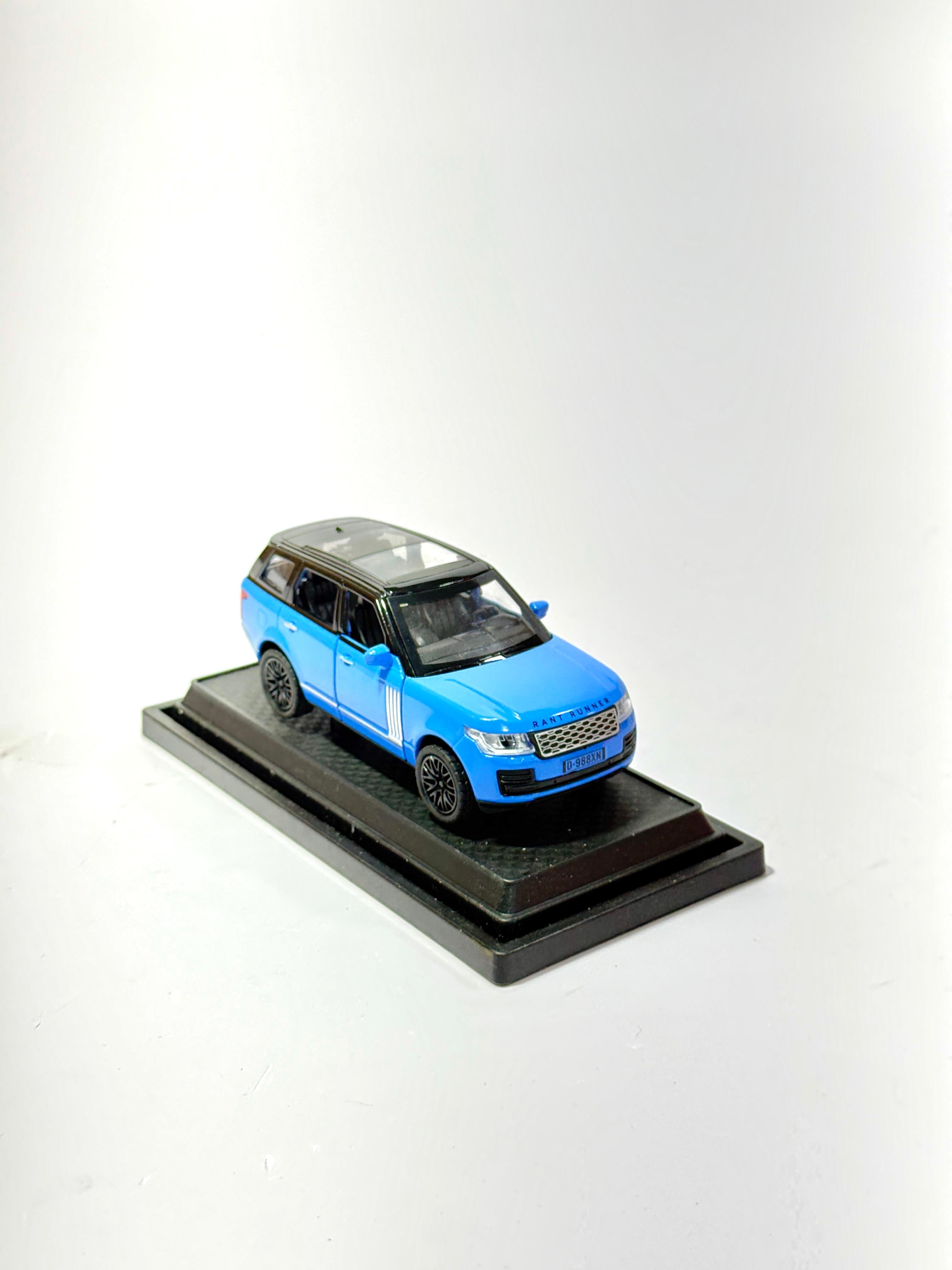 Range Rover Die Cast SUV – BLUE (1:32 Scale)
