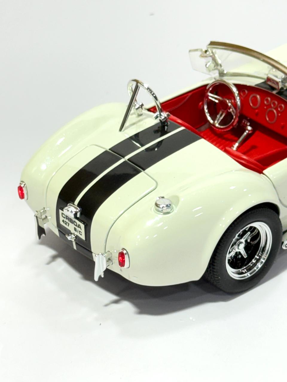 Classic Shelby Cobra 427 Die-Cast (1:32 Scale)