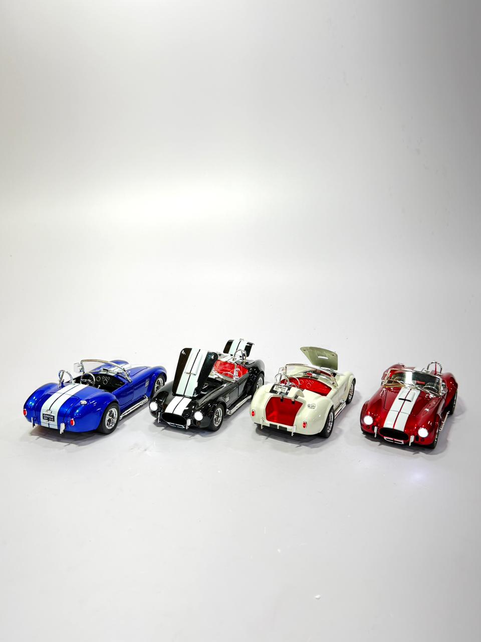 Classic Shelby Cobra 427 Die-Cast (1:32 Scale)