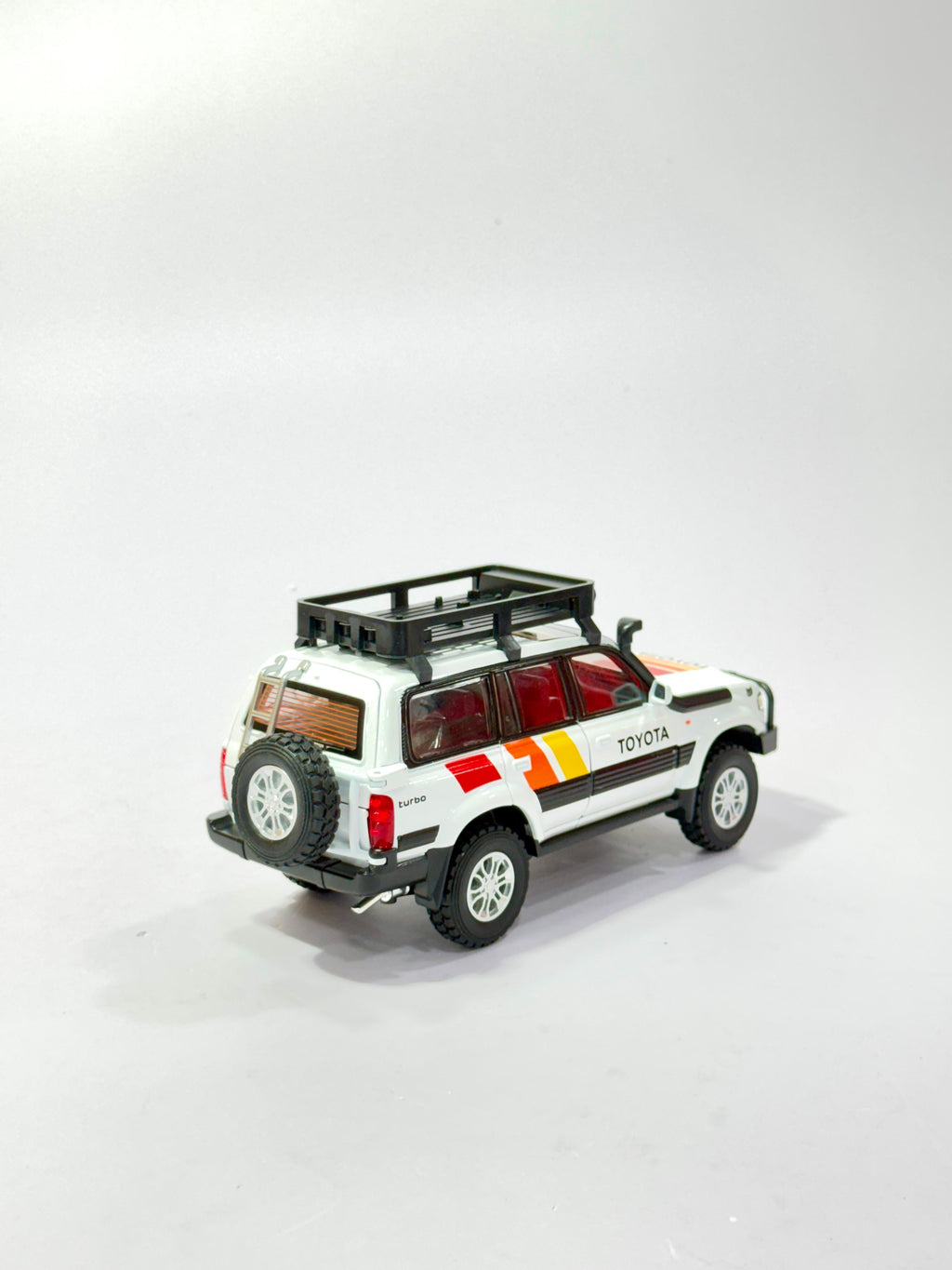 Land Cruiser Off-Road Die-Cast Model Car (Scale 1:32)