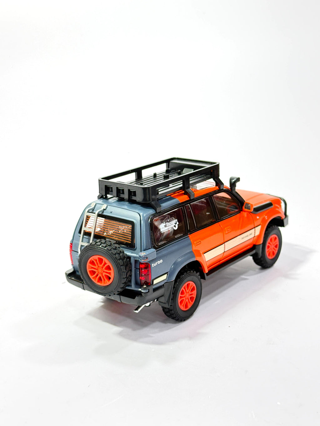 Land Cruiser Off-Road Die-Cast Model Car (Scale 1:32)