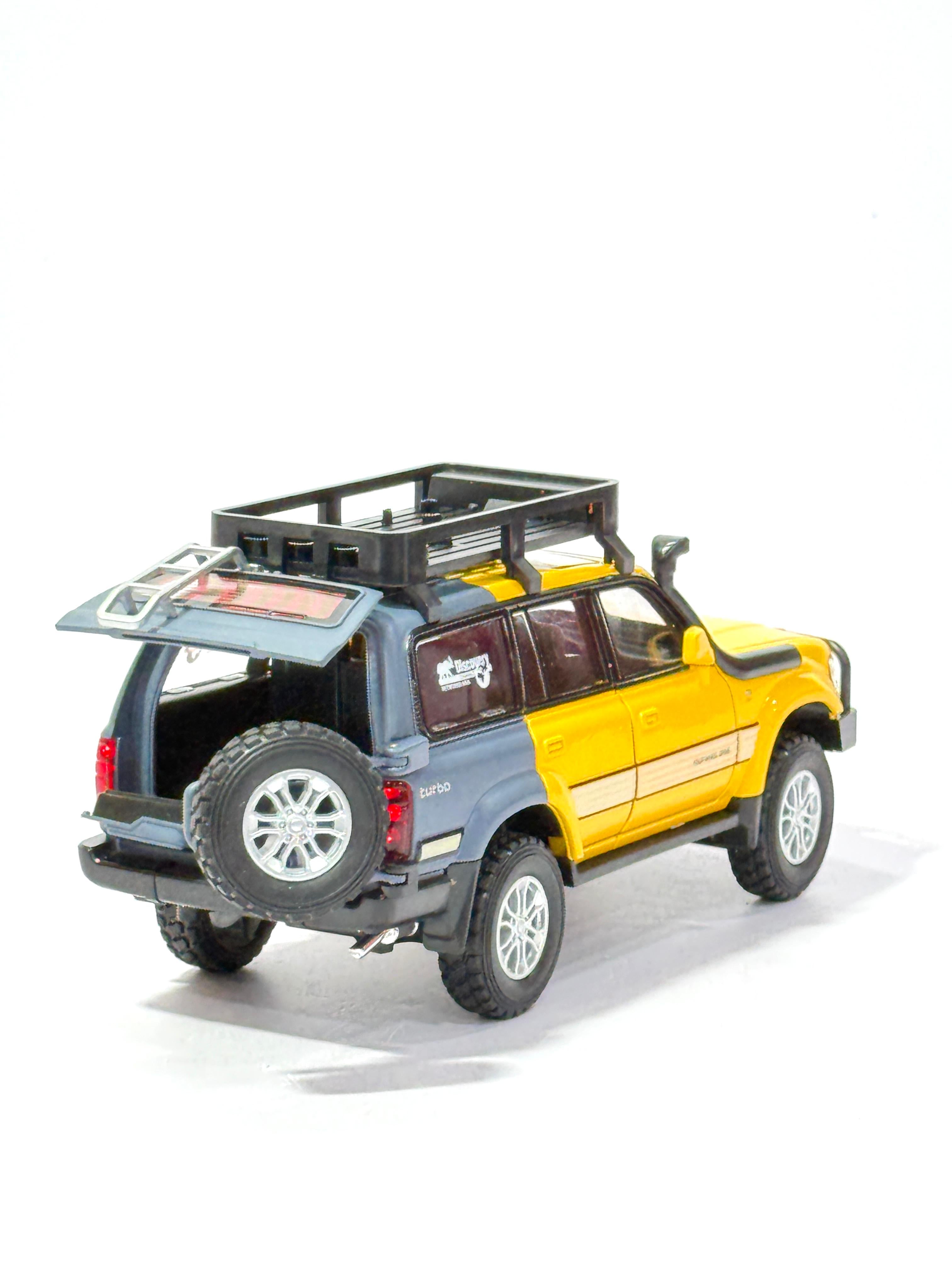Land Cruiser Off-Road Die-Cast Model Car (Scale 1:32)
