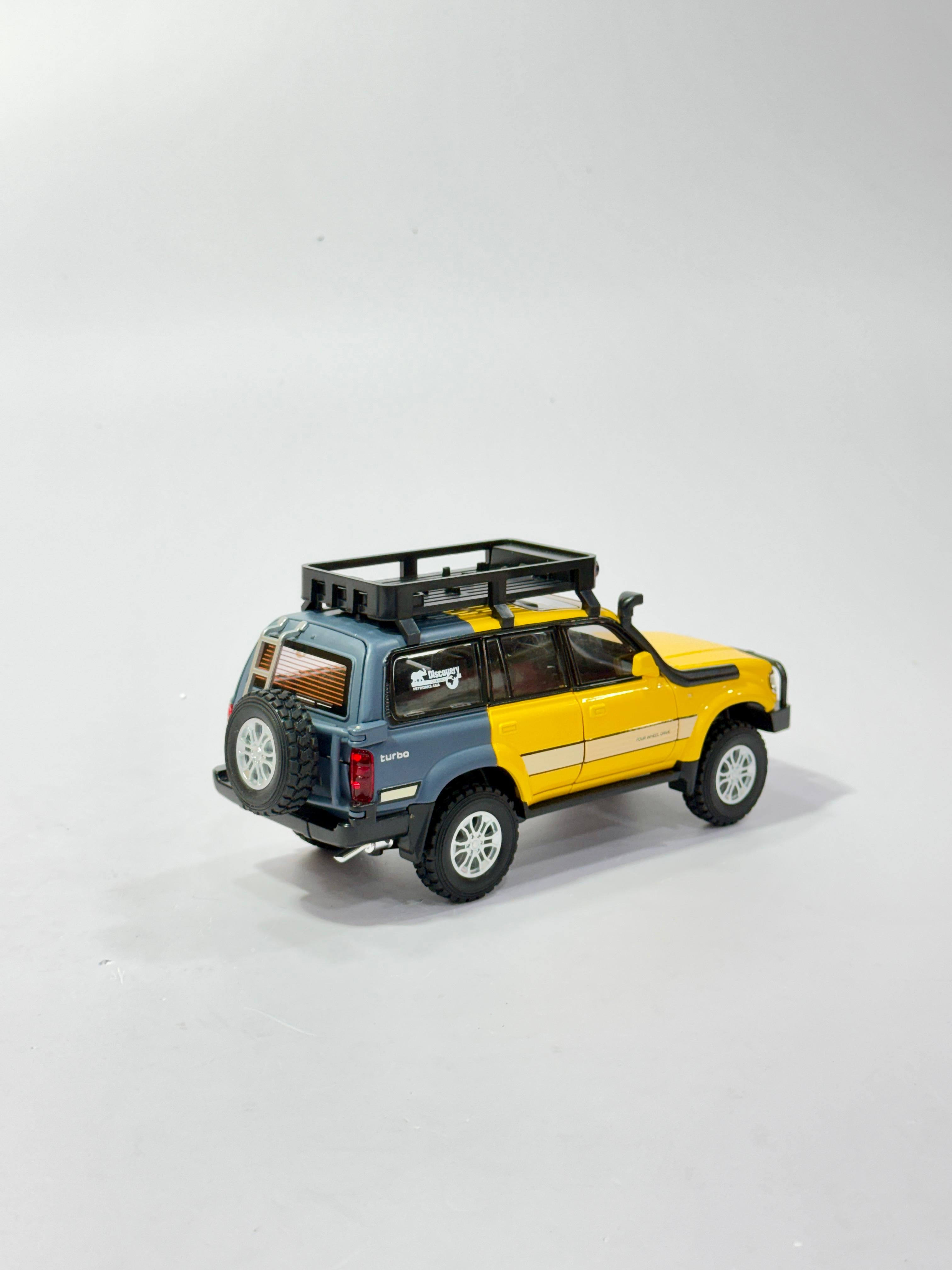 Land Cruiser Off-Road Die-Cast Model Car (Scale 1:32)